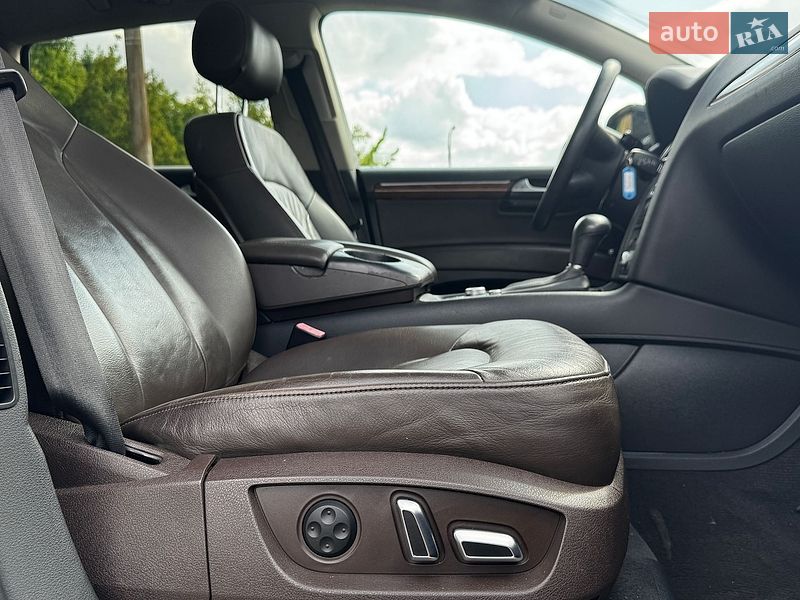 Позашляховик / Кросовер Audi Q7 2012 в Луцьку