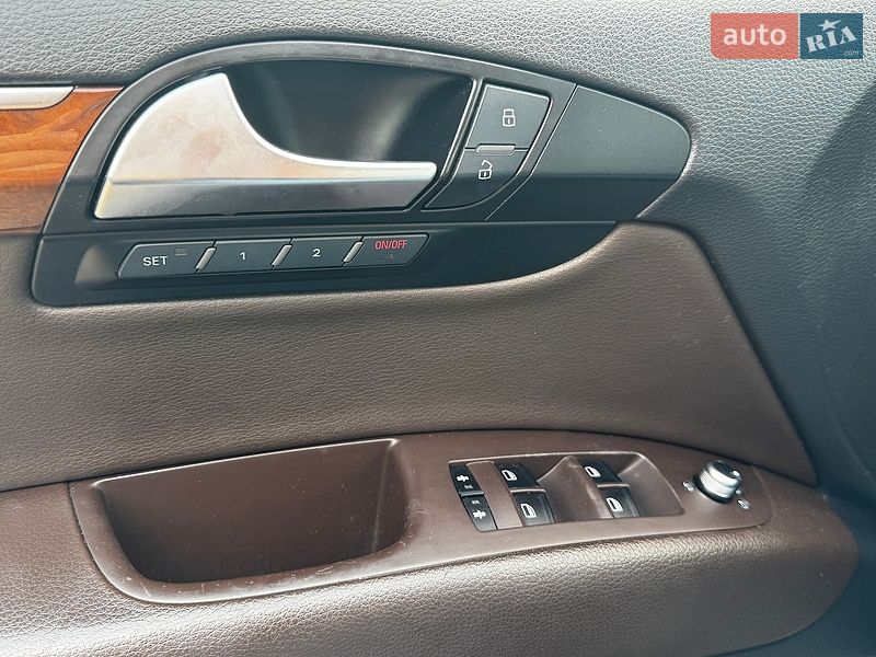 Позашляховик / Кросовер Audi Q7 2012 в Луцьку