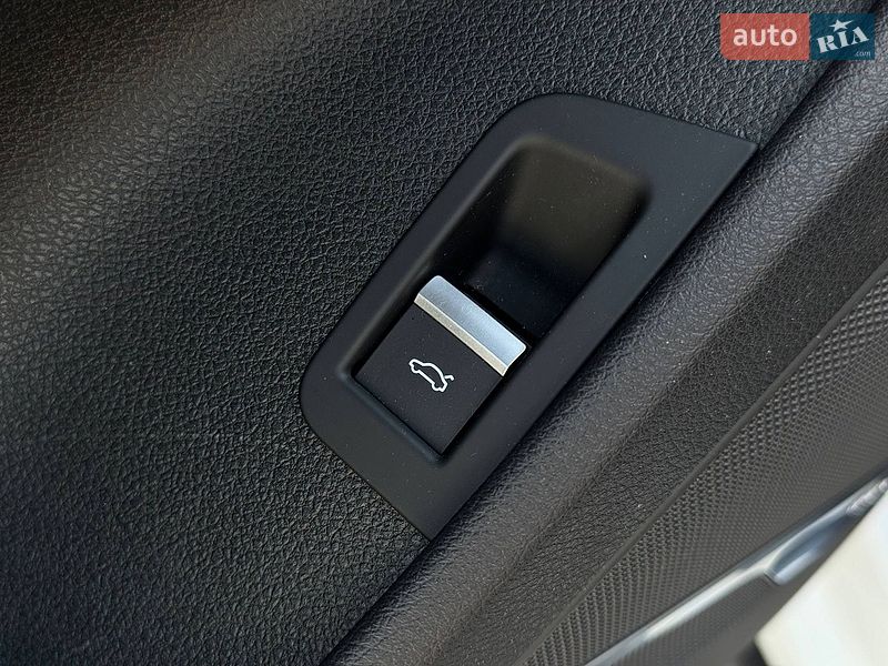 Позашляховик / Кросовер Audi Q7 2018 в Рівному