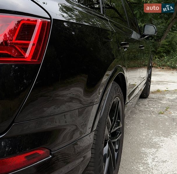 Позашляховик / Кросовер Audi Q7 2017 в Києві