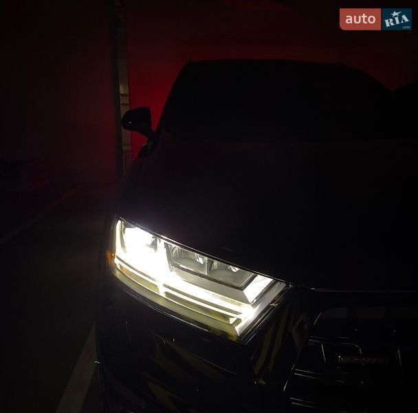 Позашляховик / Кросовер Audi Q7 2017 в Києві