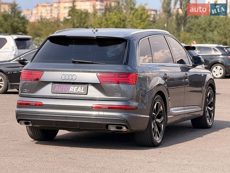 Позашляховик / Кросовер Audi Q7 2016 в Кривому Розі