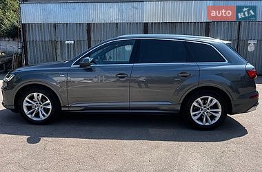 Позашляховик / Кросовер Audi Q7 2020 в Житомирі
