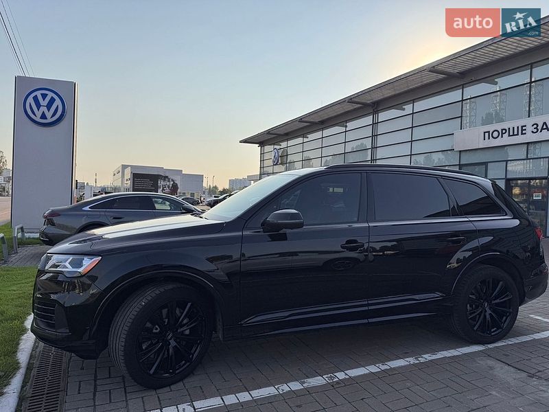 Внедорожник / Кроссовер Audi Q7 2020 в Киеве