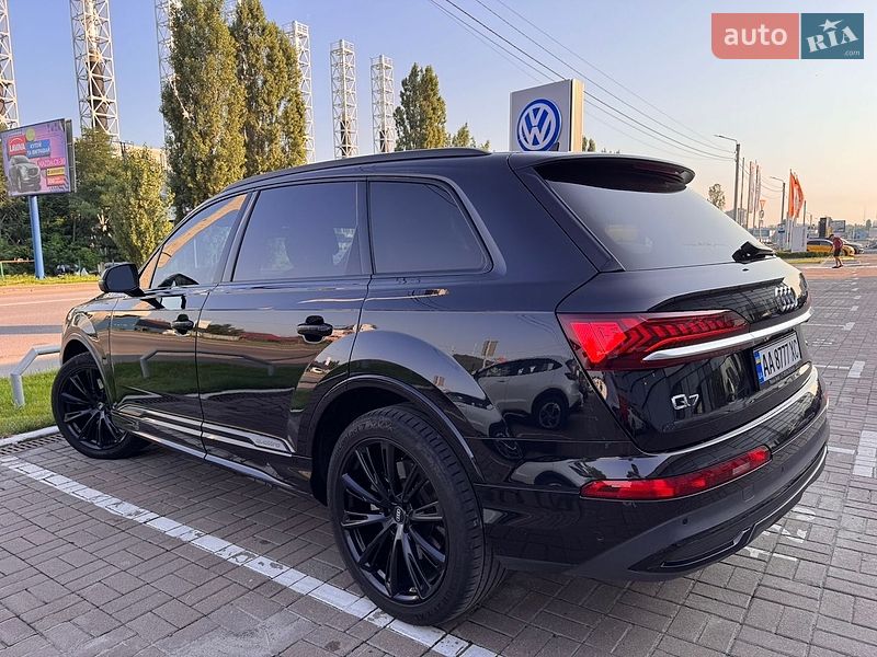 Внедорожник / Кроссовер Audi Q7 2020 в Киеве