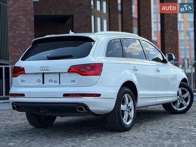 Позашляховик / Кросовер Audi Q7 2013 в Дніпрі