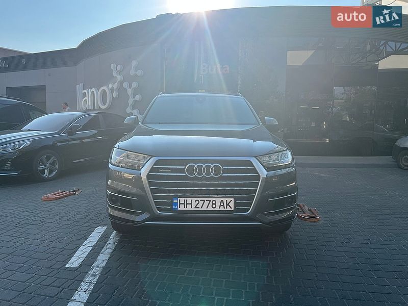 Внедорожник / Кроссовер Audi Q7 2018 в Одессе