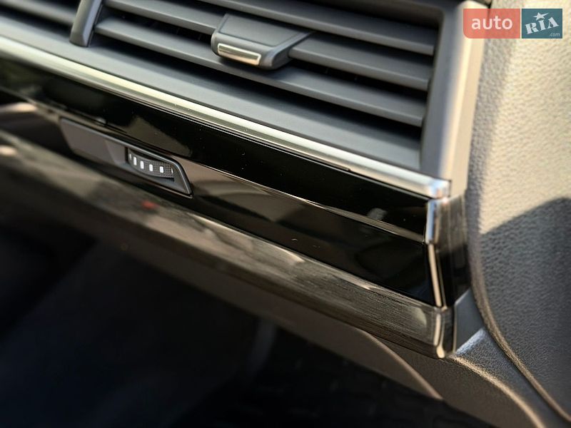 Внедорожник / Кроссовер Audi Q7 2015 в Киеве
