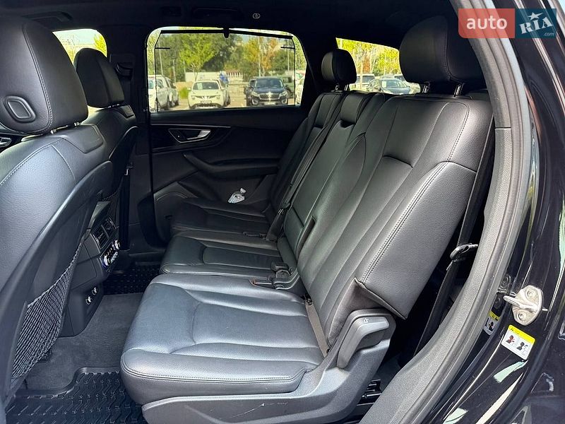 Позашляховик / Кросовер Audi Q7 2017 в Києві