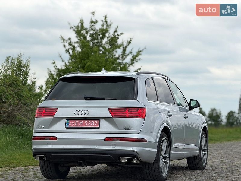 Внедорожник / Кроссовер Audi Q7 2017 в Виннице