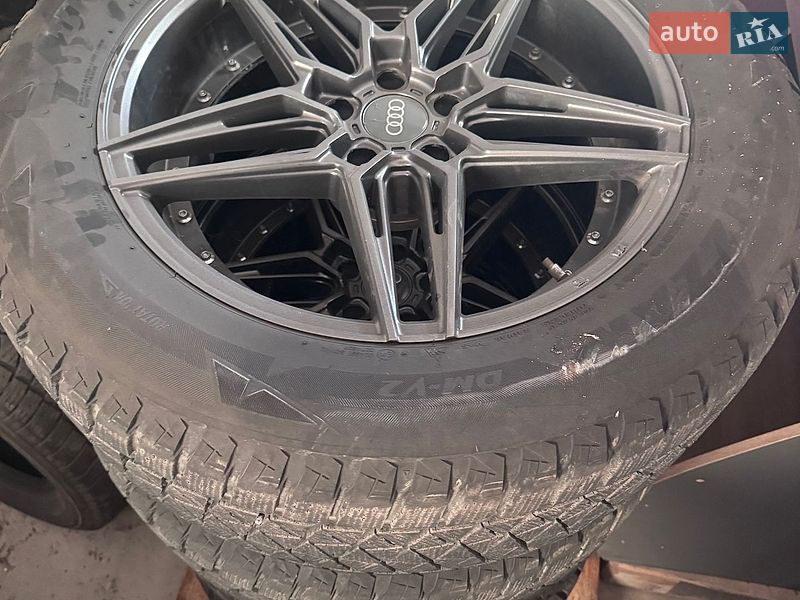 Позашляховик / Кросовер Audi Q7 2016 в Млиніві