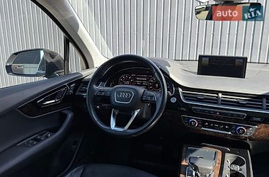 Внедорожник / Кроссовер Audi Q7 2017 в Мукачево