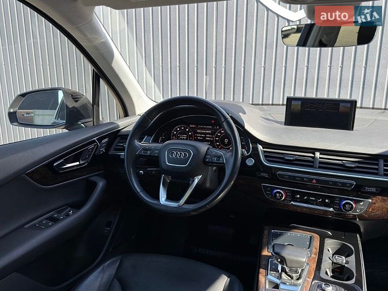 Внедорожник / Кроссовер Audi Q7 2017 в Мукачево