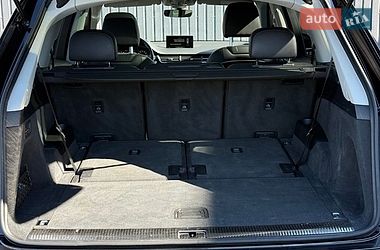 Внедорожник / Кроссовер Audi Q7 2017 в Мукачево