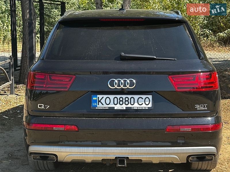 Внедорожник / Кроссовер Audi Q7 2017 в Мукачево