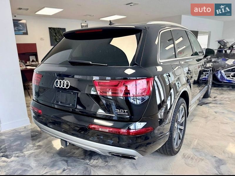 Внедорожник / Кроссовер Audi Q7 2017 в Мукачево