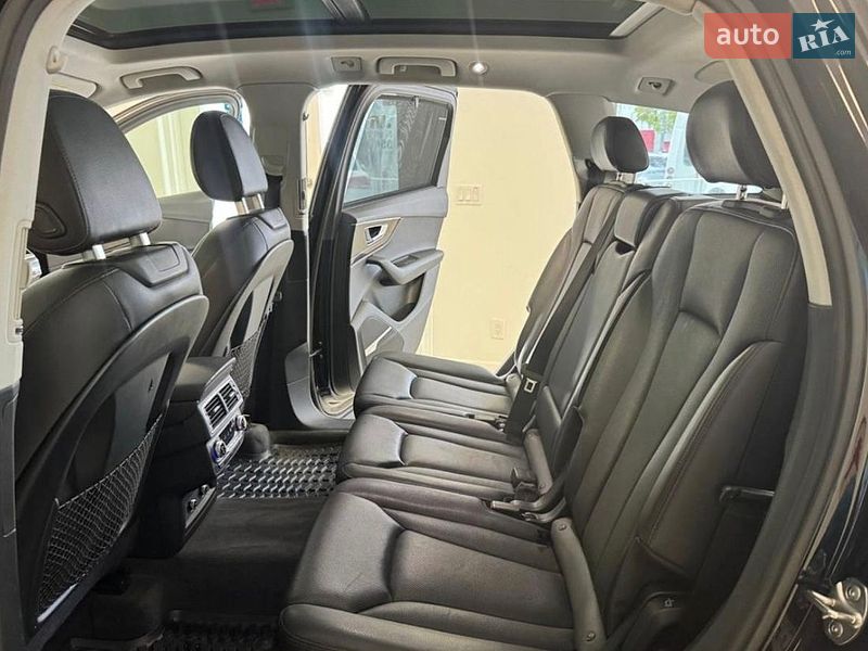 Внедорожник / Кроссовер Audi Q7 2017 в Мукачево