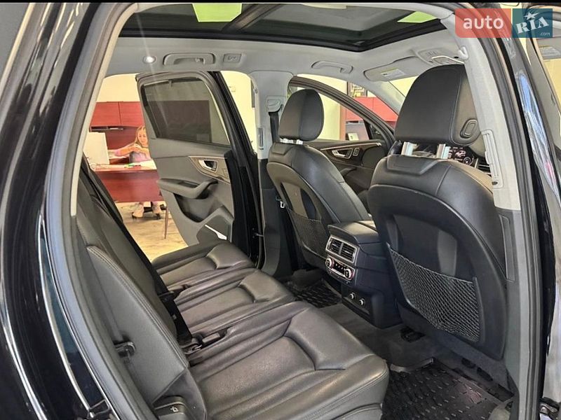 Внедорожник / Кроссовер Audi Q7 2017 в Мукачево