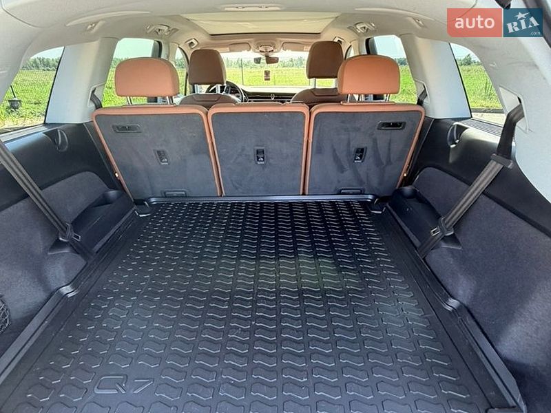 Внедорожник / Кроссовер Audi Q7 2020 в Днепре