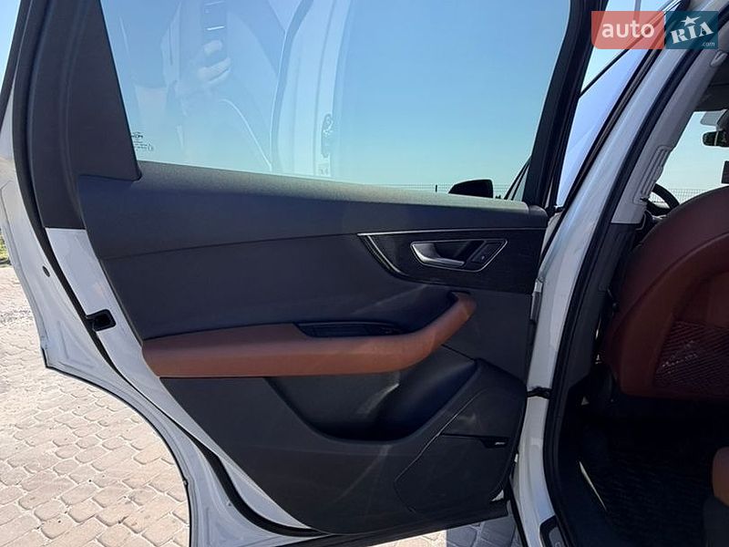 Внедорожник / Кроссовер Audi Q7 2020 в Днепре