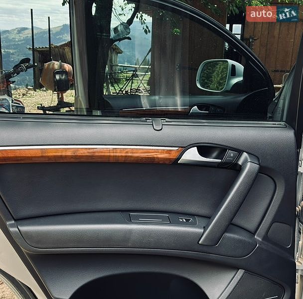 Позашляховик / Кросовер Audi Q7 2014 в Верховині