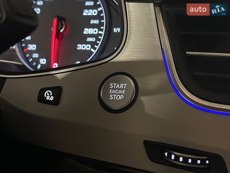 Внедорожник / Кроссовер Audi Q7 2015 в Киеве
