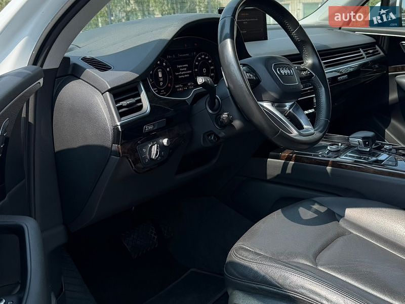 Внедорожник / Кроссовер Audi Q7 2016 в Киеве