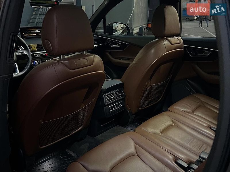 Позашляховик / Кросовер Audi Q7 2016 в Львові
