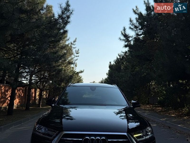 Позашляховик / Кросовер Audi Q7 2016 в Дніпрі