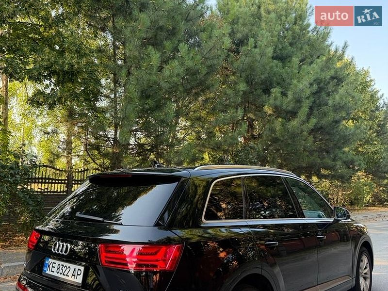 Позашляховик / Кросовер Audi Q7 2016 в Дніпрі