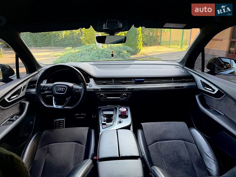 Позашляховик / Кросовер Audi Q7 2018 в Береговому
