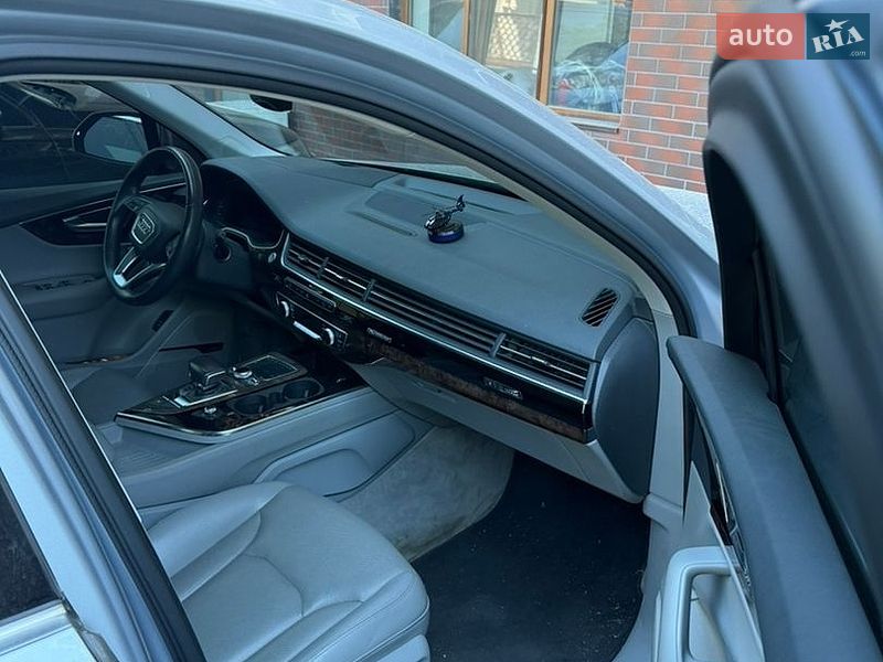 Позашляховик / Кросовер Audi Q7 2018 в Києві
