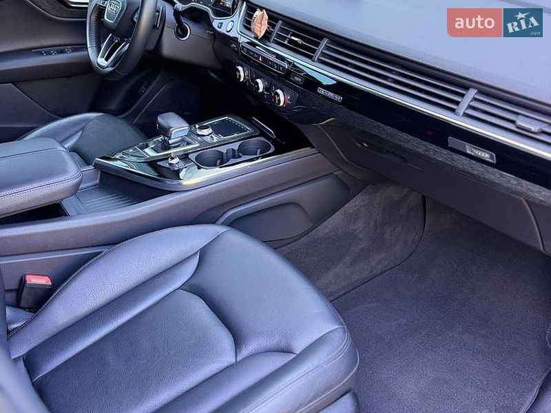 Позашляховик / Кросовер Audi Q7 2018 в Києві
