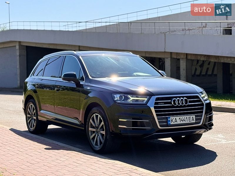 Позашляховик / Кросовер Audi Q7 2018 в Києві