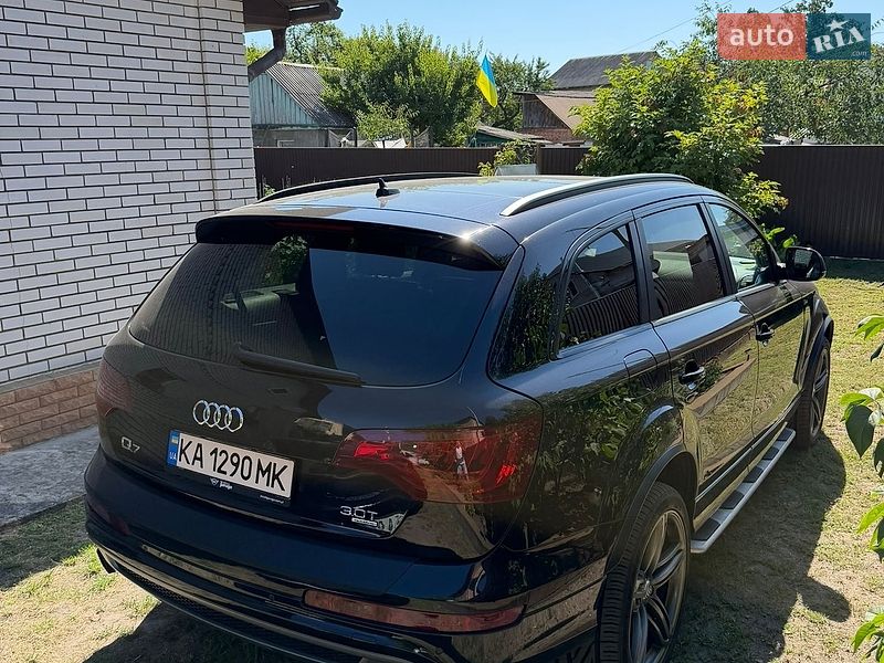 Позашляховик / Кросовер Audi Q7 2015 в Києві