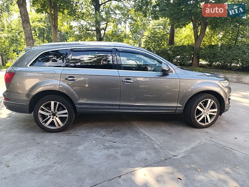 Позашляховик / Кросовер Audi Q7 2015 в Києві