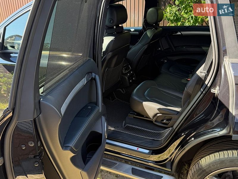 Позашляховик / Кросовер Audi Q7 2015 в Києві
