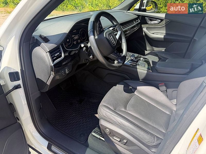Позашляховик / Кросовер Audi Q7 2017 в Дніпрі