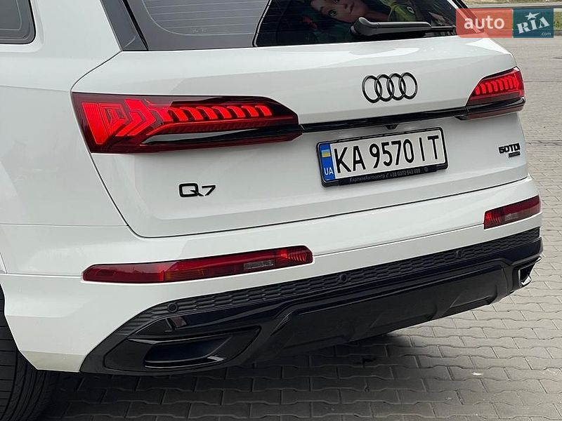 Внедорожник / Кроссовер Audi Q7 2023 в Киеве