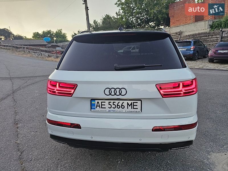 Внедорожник / Кроссовер Audi Q7 2017 в Днепре