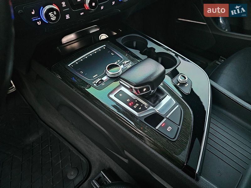 Внедорожник / Кроссовер Audi Q7 2017 в Днепре