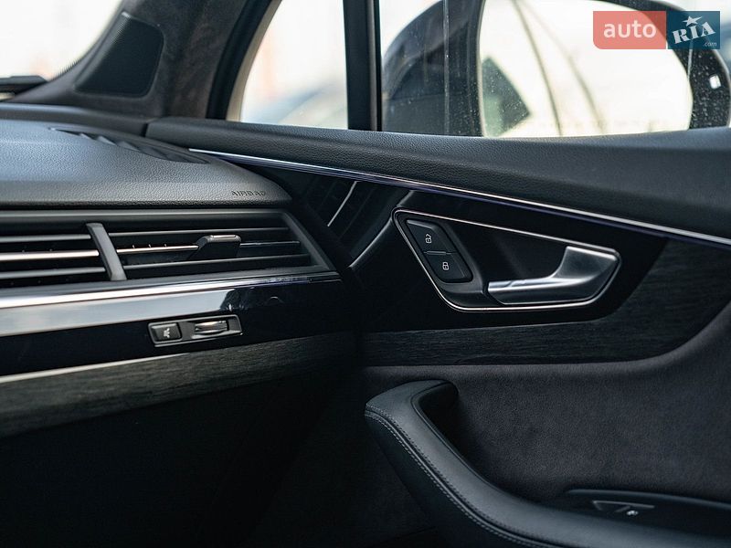 Позашляховик / Кросовер Audi Q7 2017 в Чернівцях фото 28 Позашляховик / Кросовер Audi Q7 2017 в Чернівцях