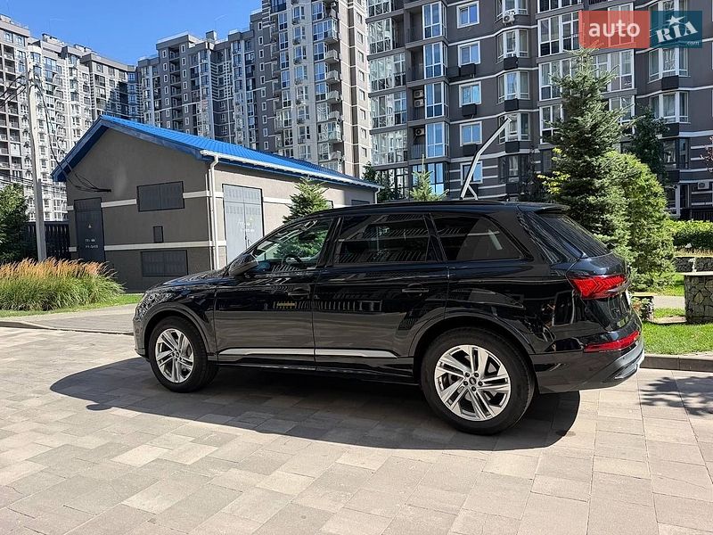 Внедорожник / Кроссовер Audi Q7 2022 в Буче