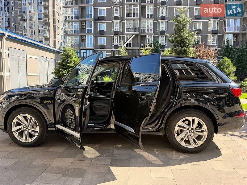 Внедорожник / Кроссовер Audi Q7 2022 в Буче