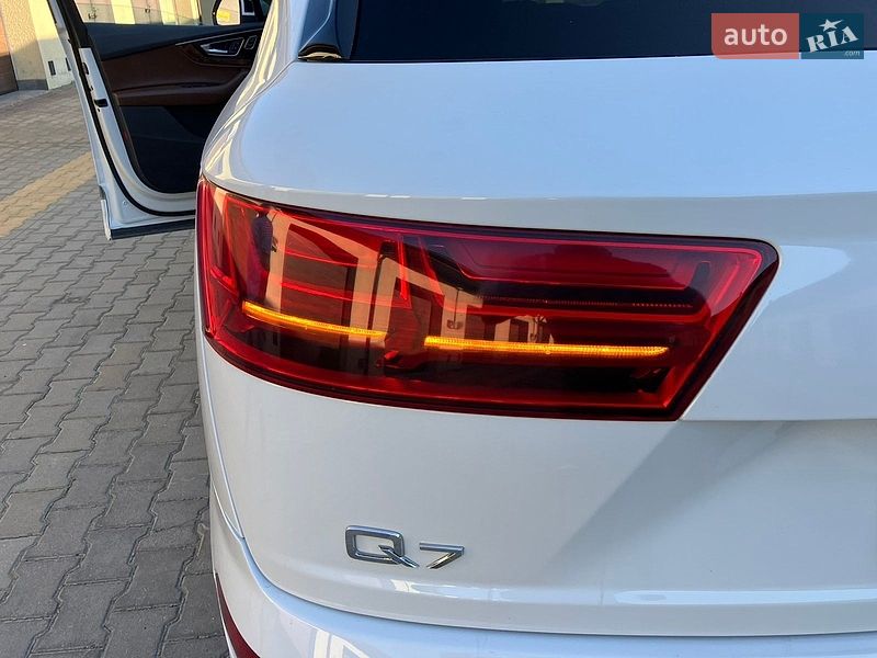 Внедорожник / Кроссовер Audi Q7 2018 в Измаиле