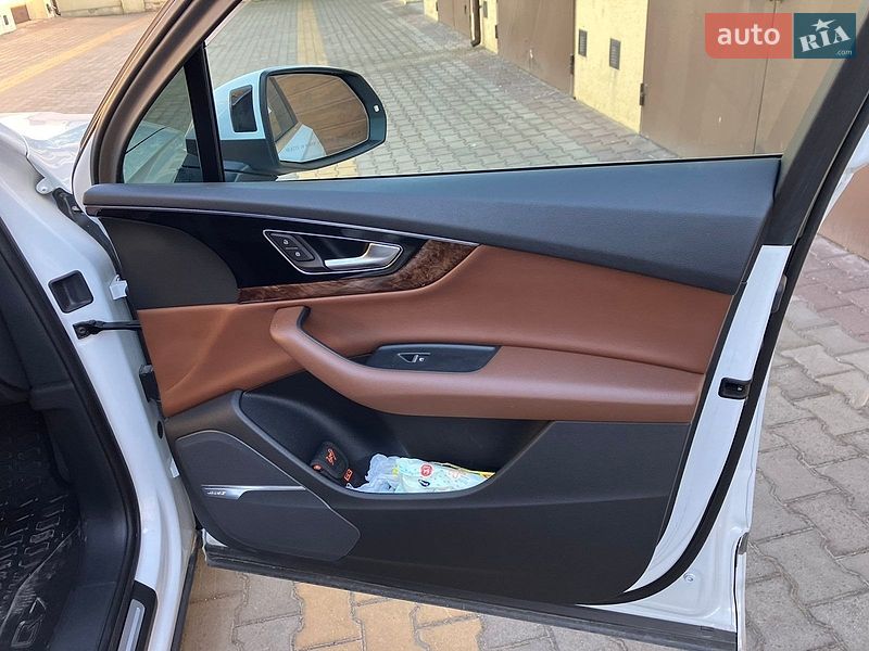 Внедорожник / Кроссовер Audi Q7 2018 в Измаиле
