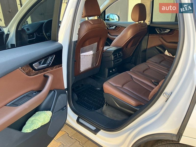 Внедорожник / Кроссовер Audi Q7 2018 в Измаиле