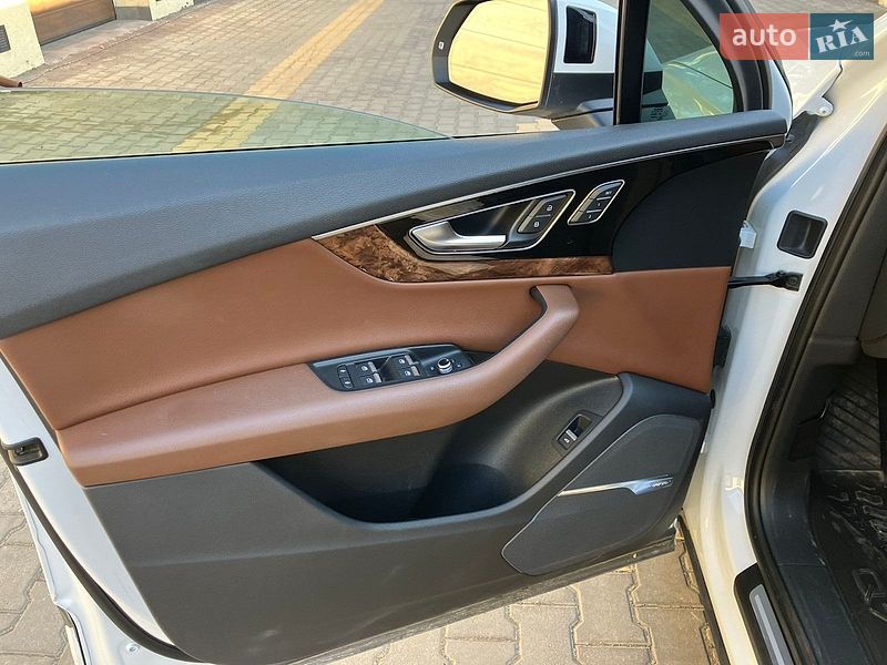 Внедорожник / Кроссовер Audi Q7 2018 в Измаиле