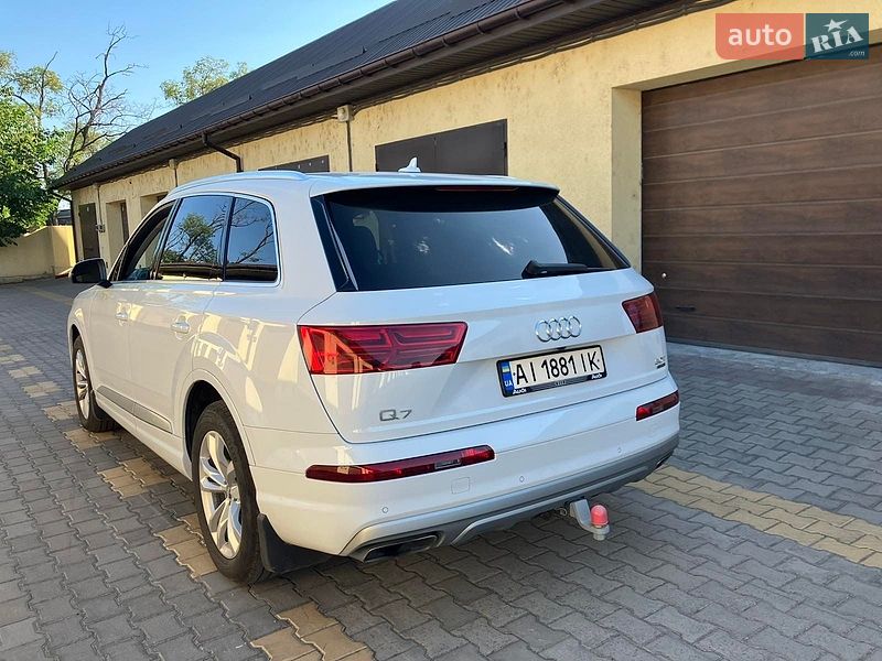 Внедорожник / Кроссовер Audi Q7 2018 в Измаиле