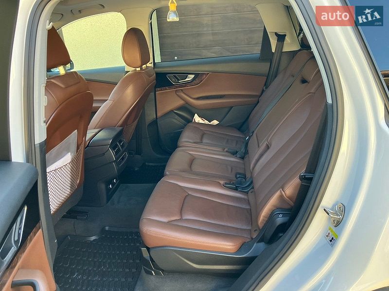 Внедорожник / Кроссовер Audi Q7 2018 в Измаиле